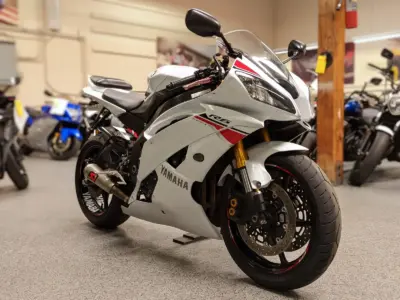 2015 Yamaha R6 PEARL WHITE
