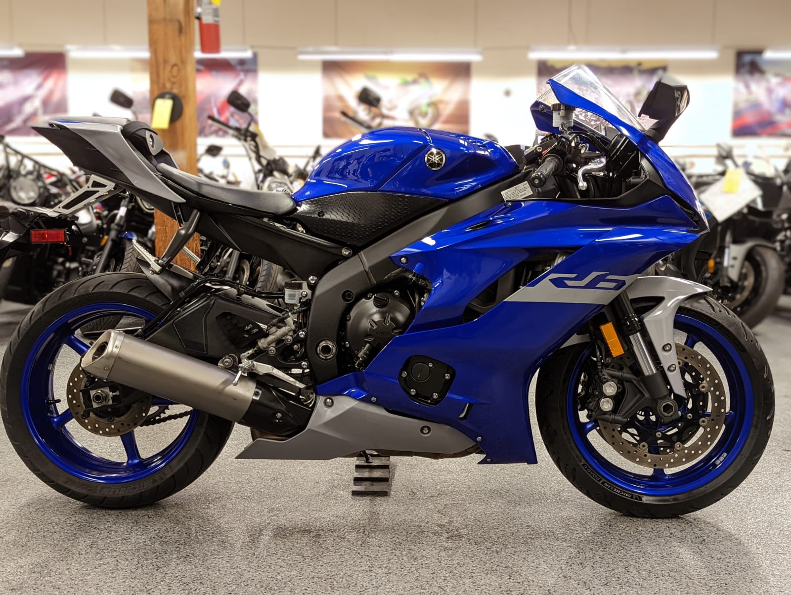 2020 Yamaha R6 - AK Motors