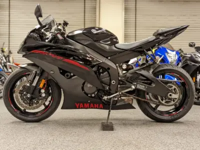 2015 Yamaha R6 RAVEN