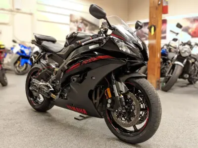 2015 Yamaha R6 RAVEN