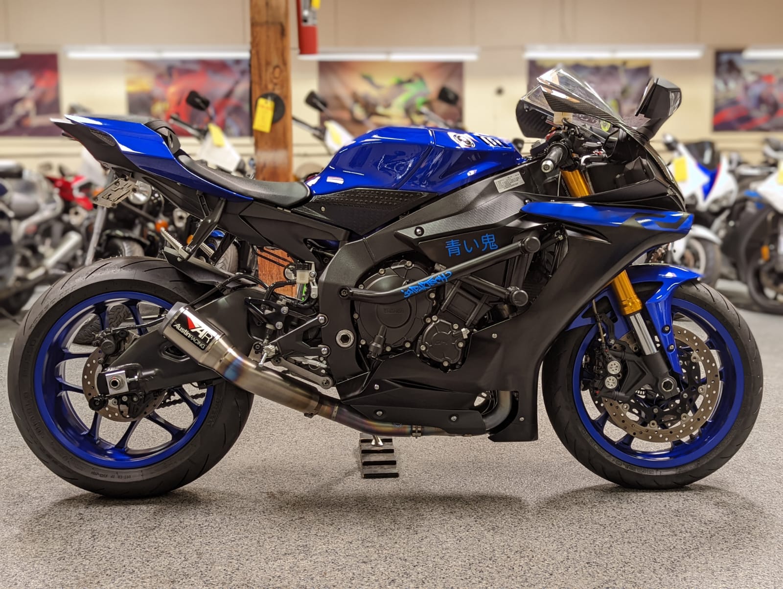 2019 Yamaha R1 - AK Motors