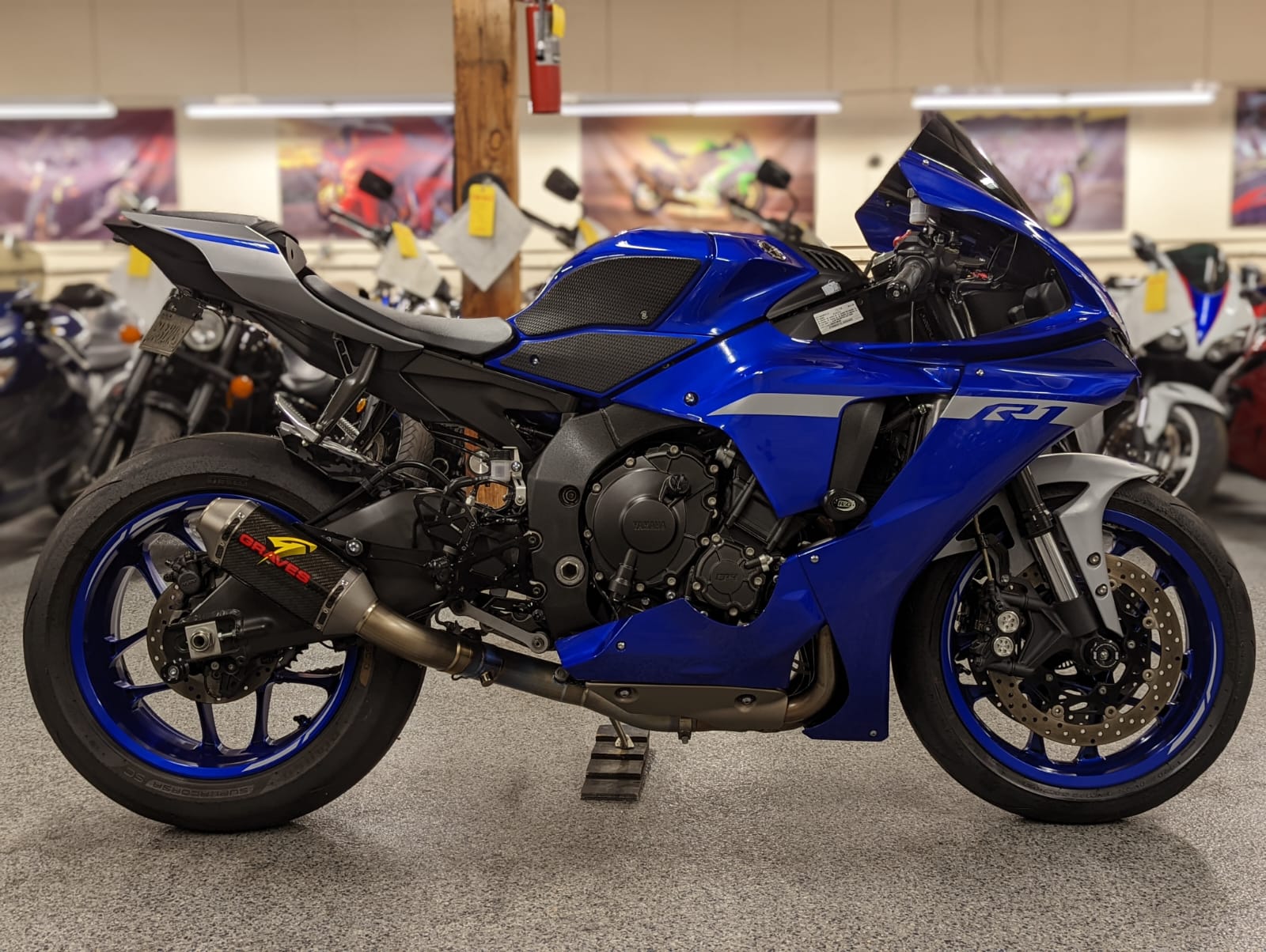 2020 Yamaha R1 - 9000 Miles | AK Motors