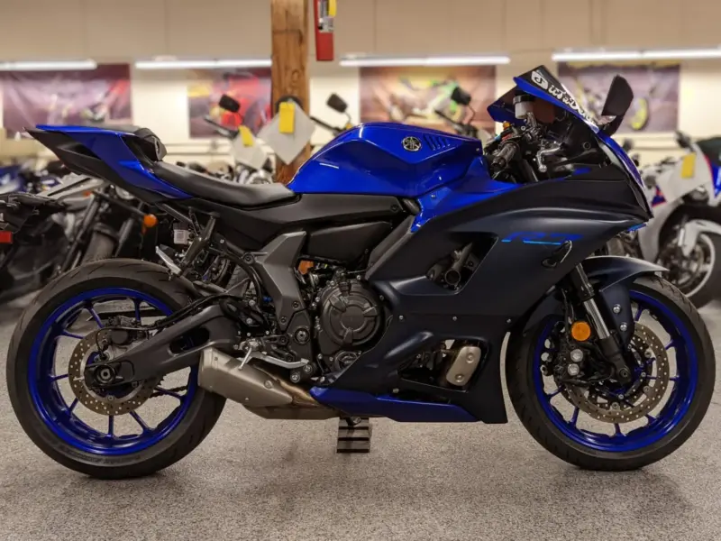 2022 YAMAHA R7