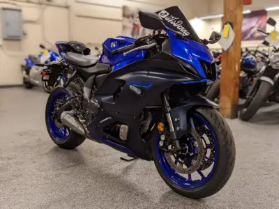 2022 YAMAHA R7