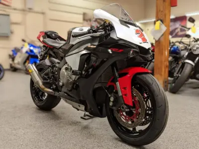 2016 Yamaha R1 R1S