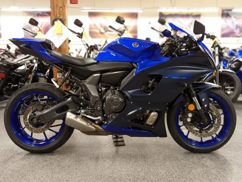 2022 YAMAHA R7