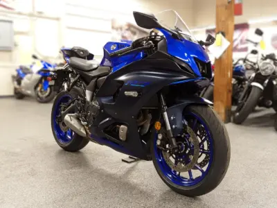 2022 YAMAHA R7