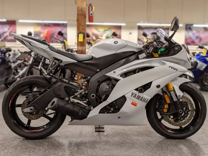 2015 Yamaha R6 PEARL WHITE
