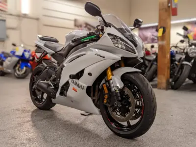 2015 Yamaha R6 PEARL WHITE