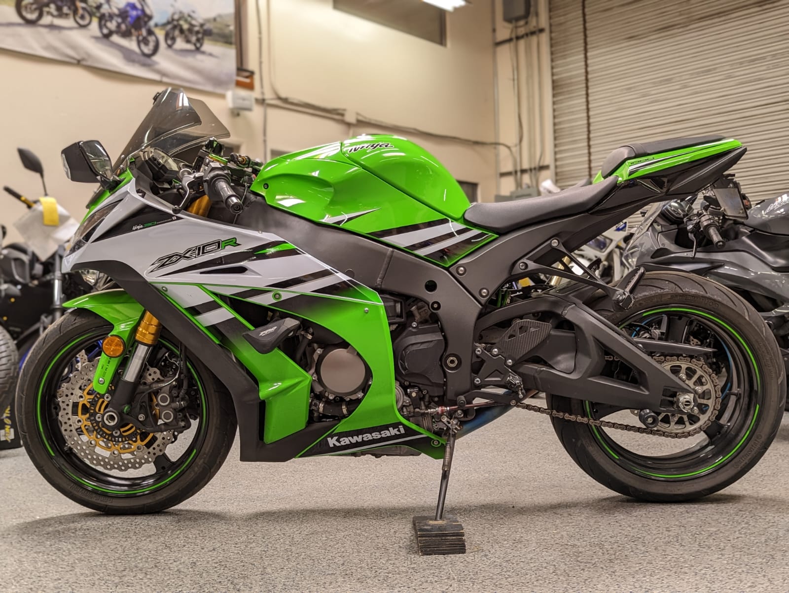 2015 Kawasaki Ninja ZX10R 30TH ANNIVERSARY EDITION - 10k Miles