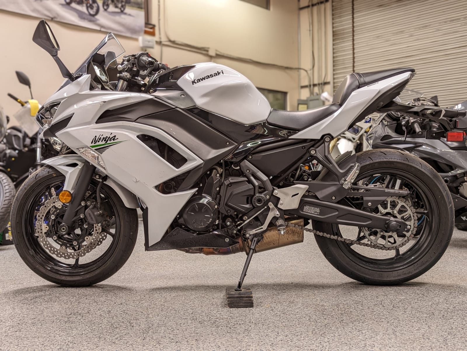 2020 kawasaki ninja 650 white