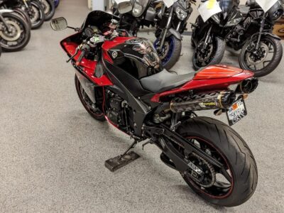 2011 Yamaha R1 Crossplane Raven