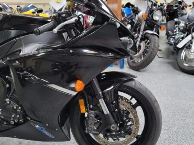 2012 Yamaha R1 RAVEN