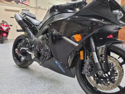 2012 Yamaha R1 RAVEN