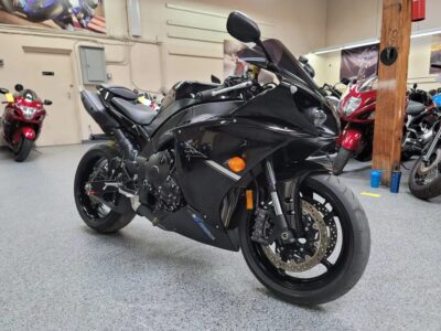 2012 Yamaha R1 RAVEN