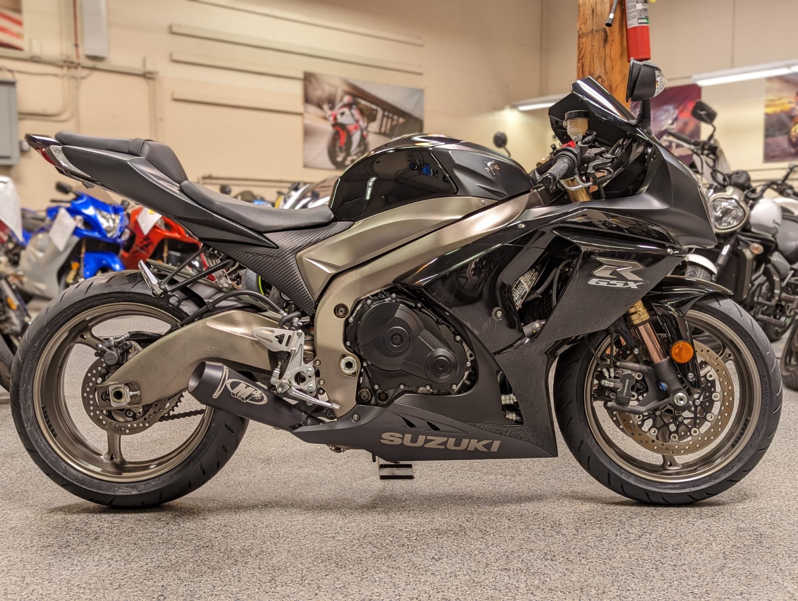 2011 Suzuki GSXR 1000 - AK Motors