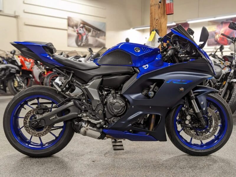 2022 YAMAHA R7