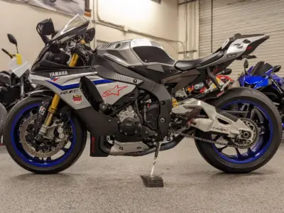 2015 Yamaha R1M