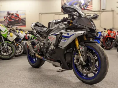 2015 Yamaha R1M