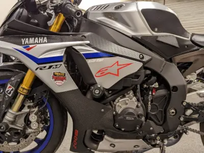 2015 Yamaha R1M