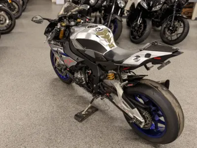 2015 Yamaha R1M