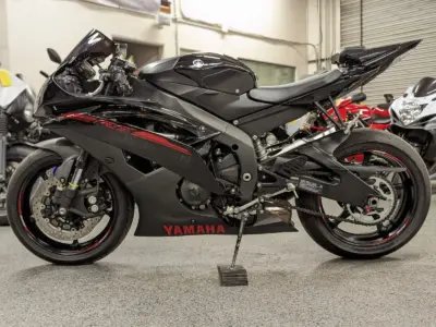 2015 Yamaha R6 RAVEN