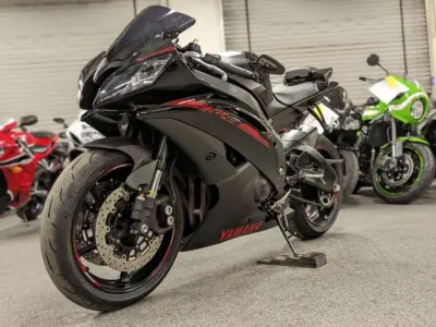 2015 Yamaha R6 RAVEN