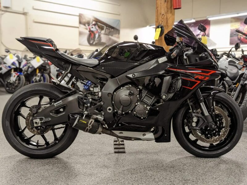 2017 Yamaha R1