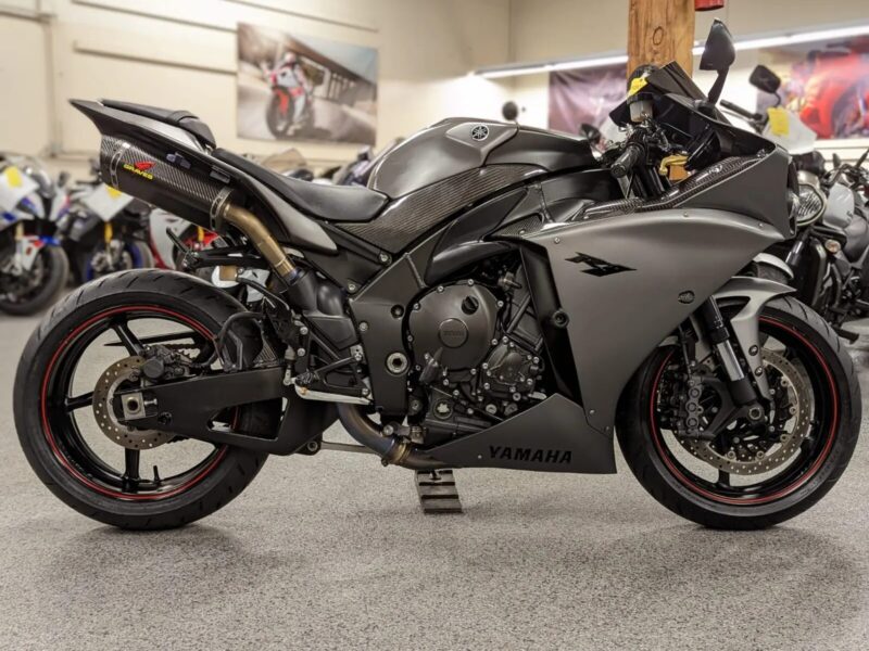 2013 Yamaha R1