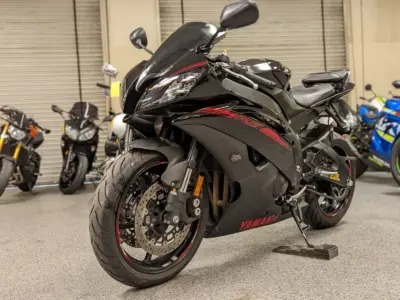 2015 Yamaha R6 RAVEN