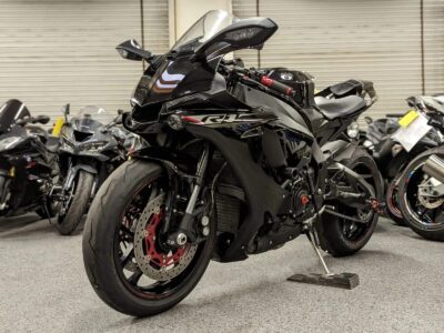 2018 Yamaha R1 RAVEN