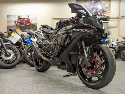 2018 Yamaha R1 RAVEN