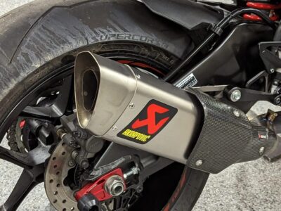 2018 Yamaha R1 RAVEN