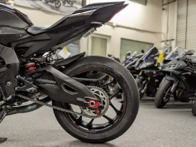 2018 Yamaha R1 RAVEN