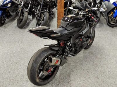 2018 Yamaha R1 RAVEN