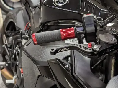 2018 Yamaha R1 RAVEN