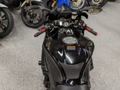 2018 Yamaha R1 RAVEN