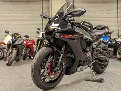 2015 Yamaha R1 RAVEN