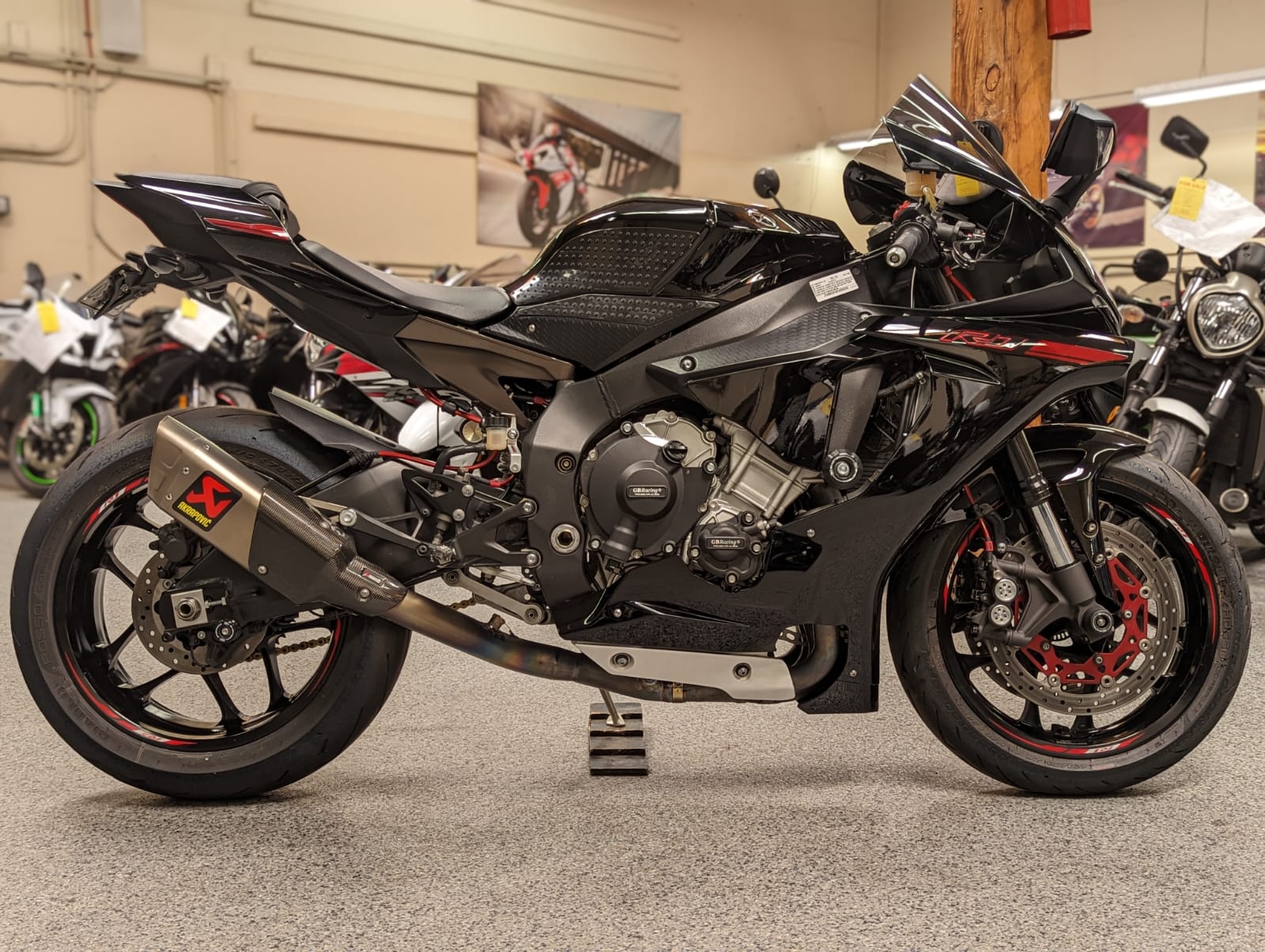 Buy 2015 Yamaha R1 RAVEN - 16000 Miles | AK MotorsAK Motors