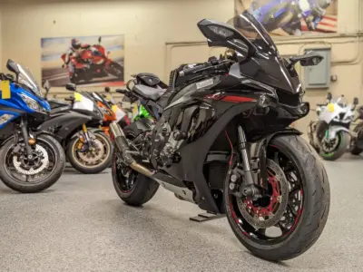 2015 Yamaha R1 RAVEN