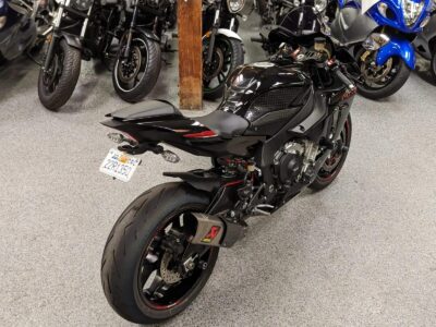 2015 Yamaha R1 RAVEN