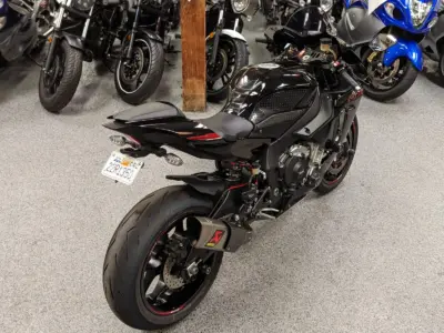 2015 Yamaha R1 RAVEN