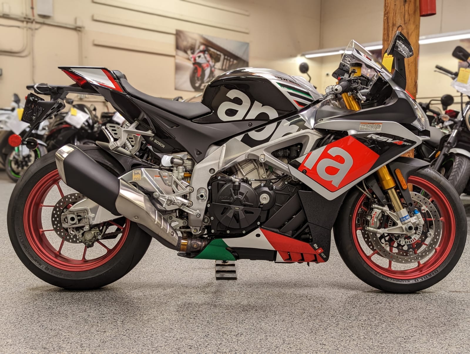 2016 Aprilia RSV4 RF - AK Motors