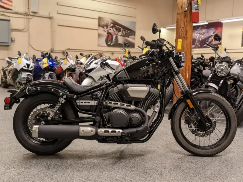 2017 Yamaha Bolt RAVEN