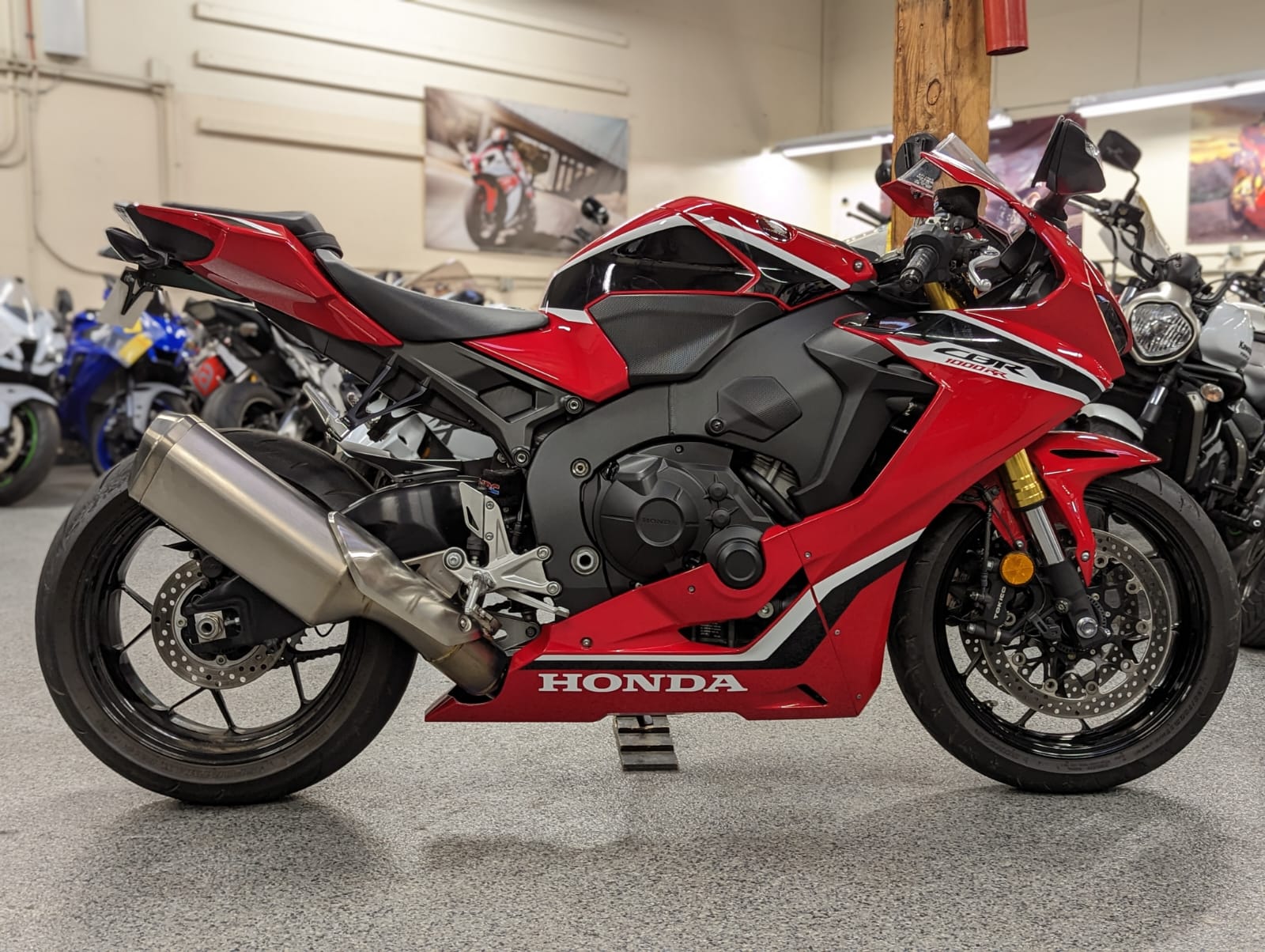 2018 Honda CBR1000RR - 1k Miles | AK Motors