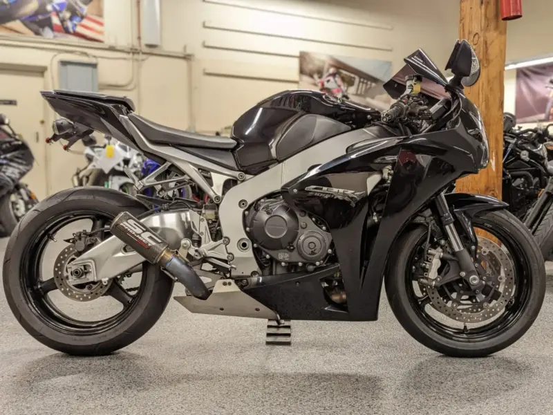 2011 HONDA CBR1000RR