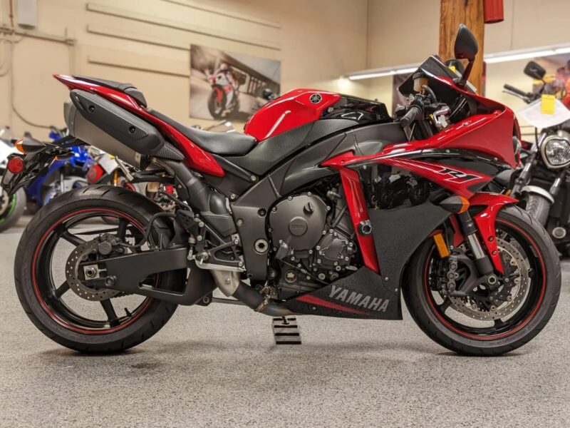 2013 Yamaha R1