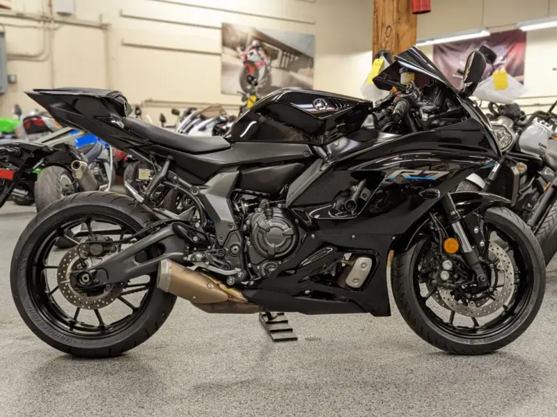 2022 YAMAHA R7