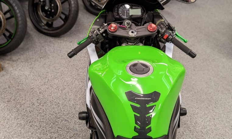 2013 Kawasaki Ninja 636 ZX6R - AK Motors