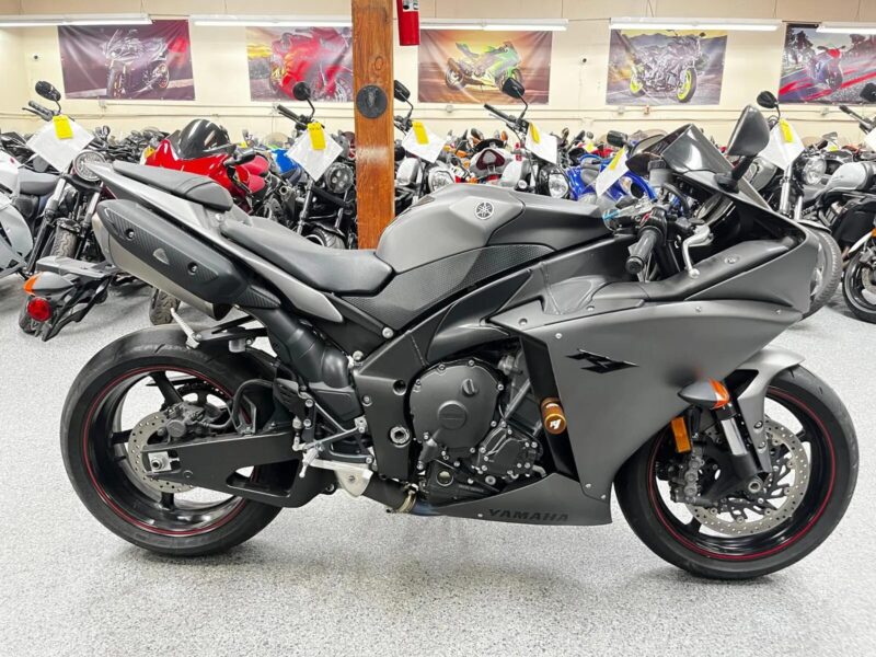 2013 Yamaha R1